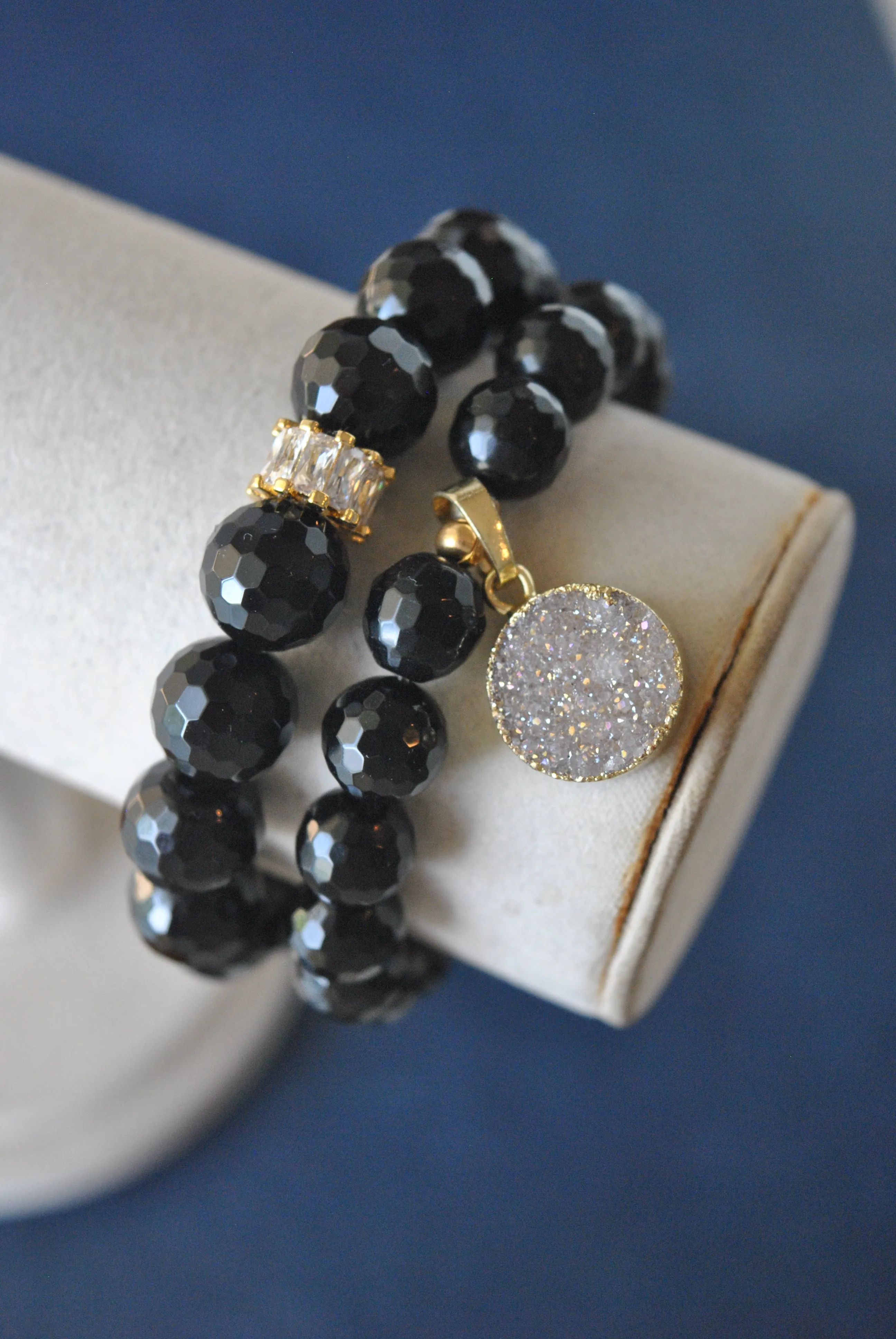 BLACK ONYX AND DRUZY CHARM ON GOLD STRETCHY BRACELET SET