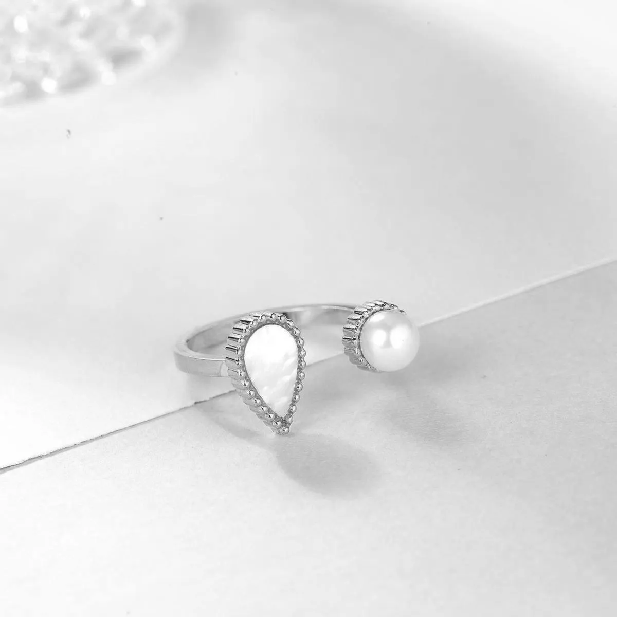 Drop / Ring Pearl Silver