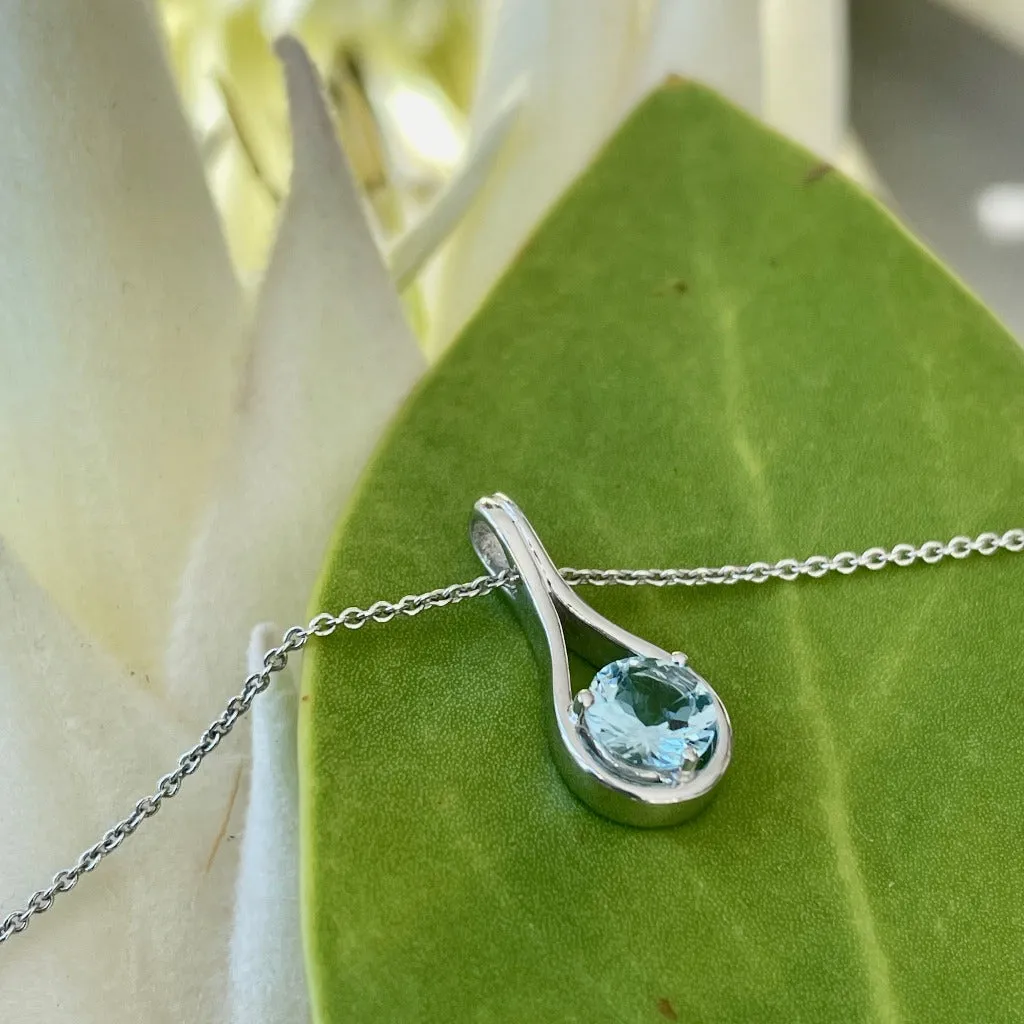 Elegant Double Line Bale Aquamarine Pendant