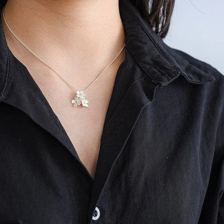 Elegant Forget-Me-Not Flower Necklace