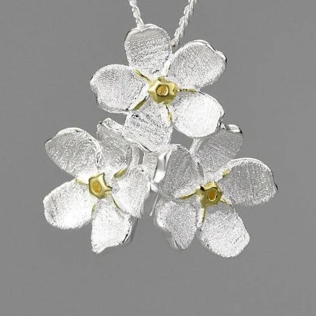 Elegant Forget-Me-Not Flower Necklace