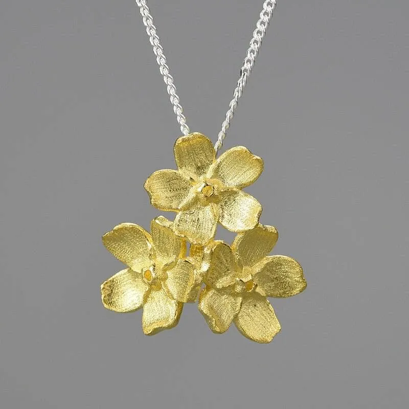Elegant Forget-Me-Not Flower Necklace