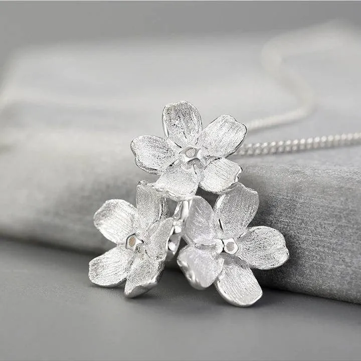 Elegant Forget-Me-Not Flower Necklace
