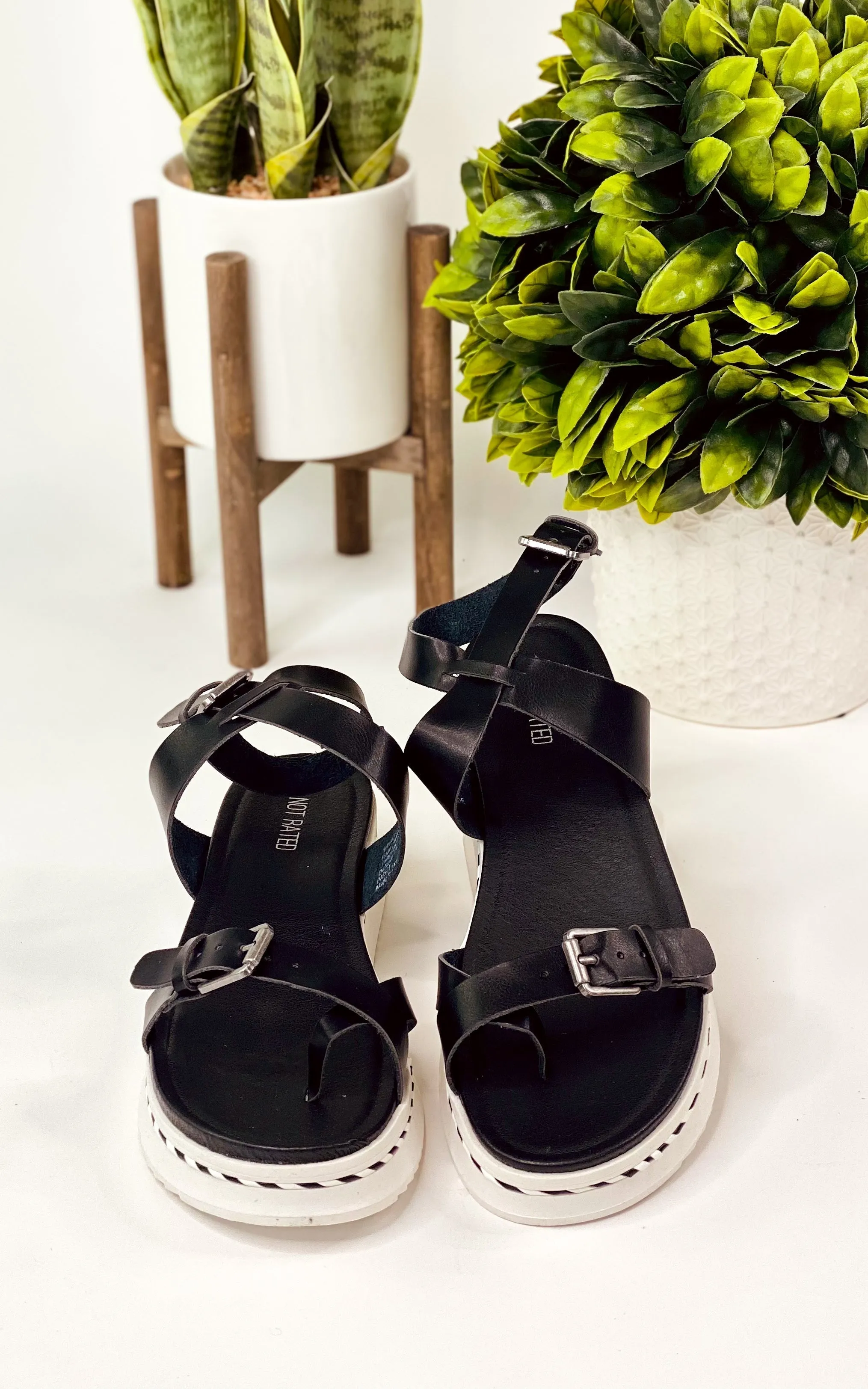 Enna Sandal in Black