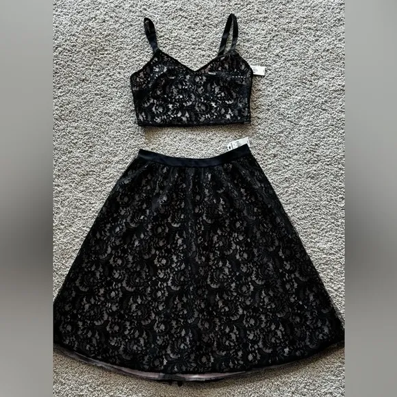 Express Elegant Black Lace Skirt Top Set