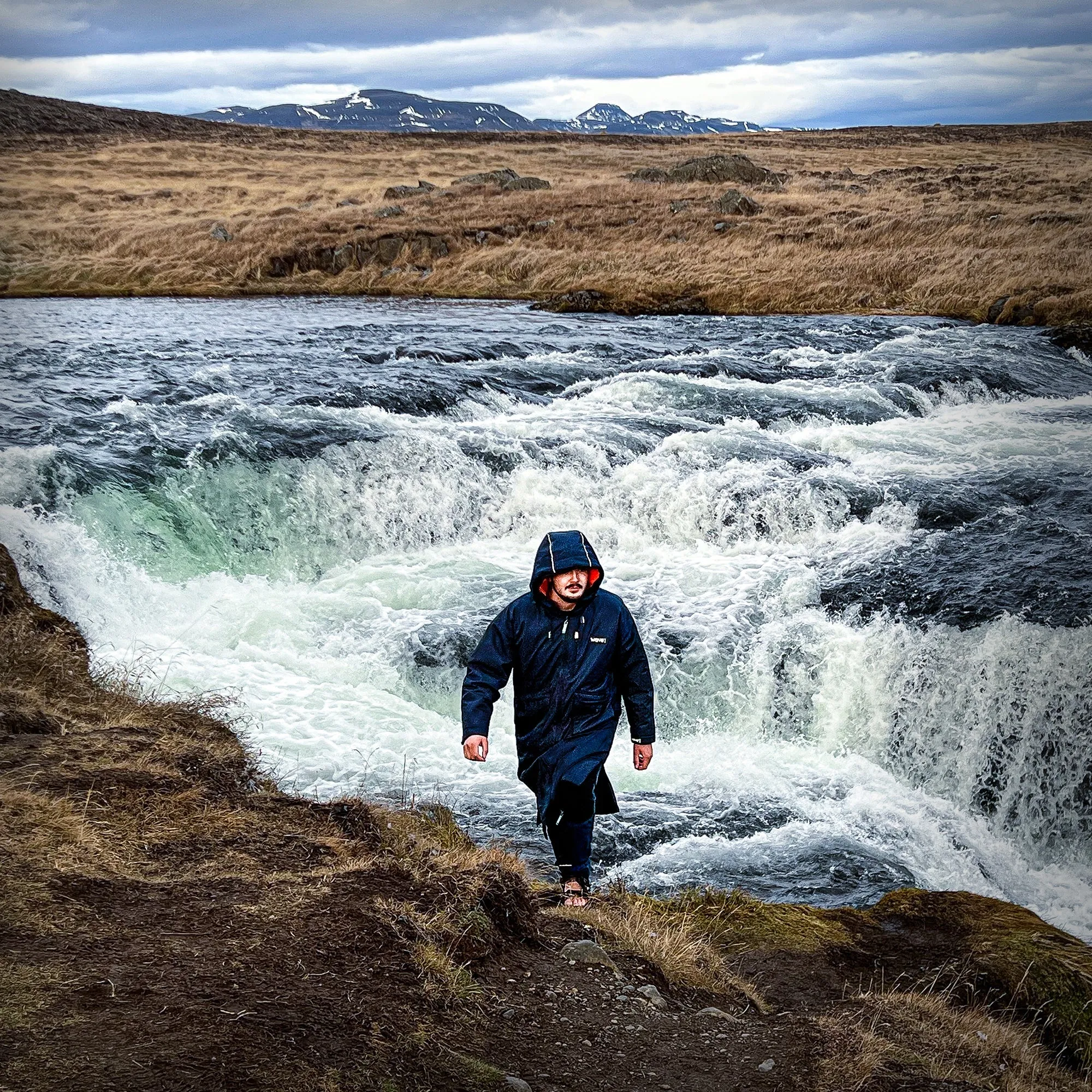 Fleece-Lined Waterproof Changing Robe | Waterproof & Windproof | Unisex | Black & Grey