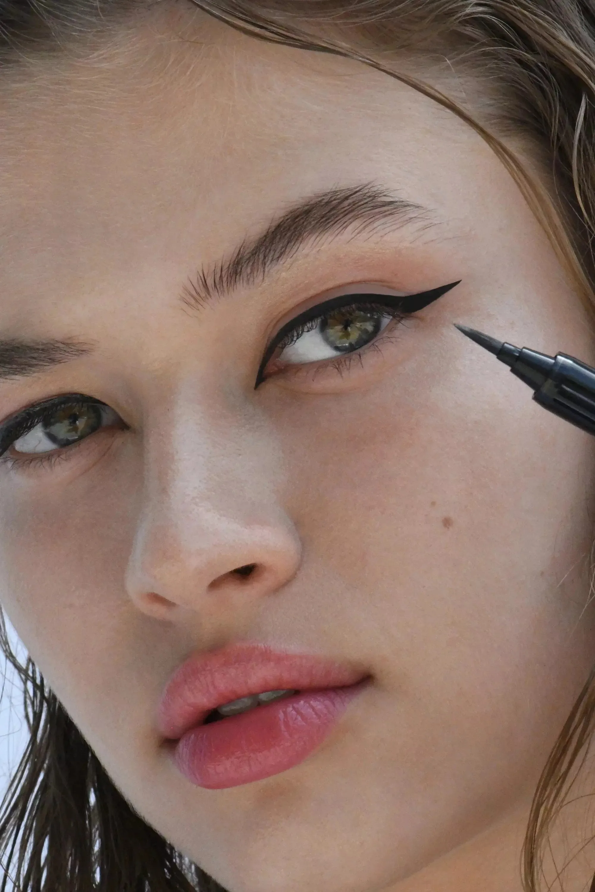 Fluid Touch Liquid Liner