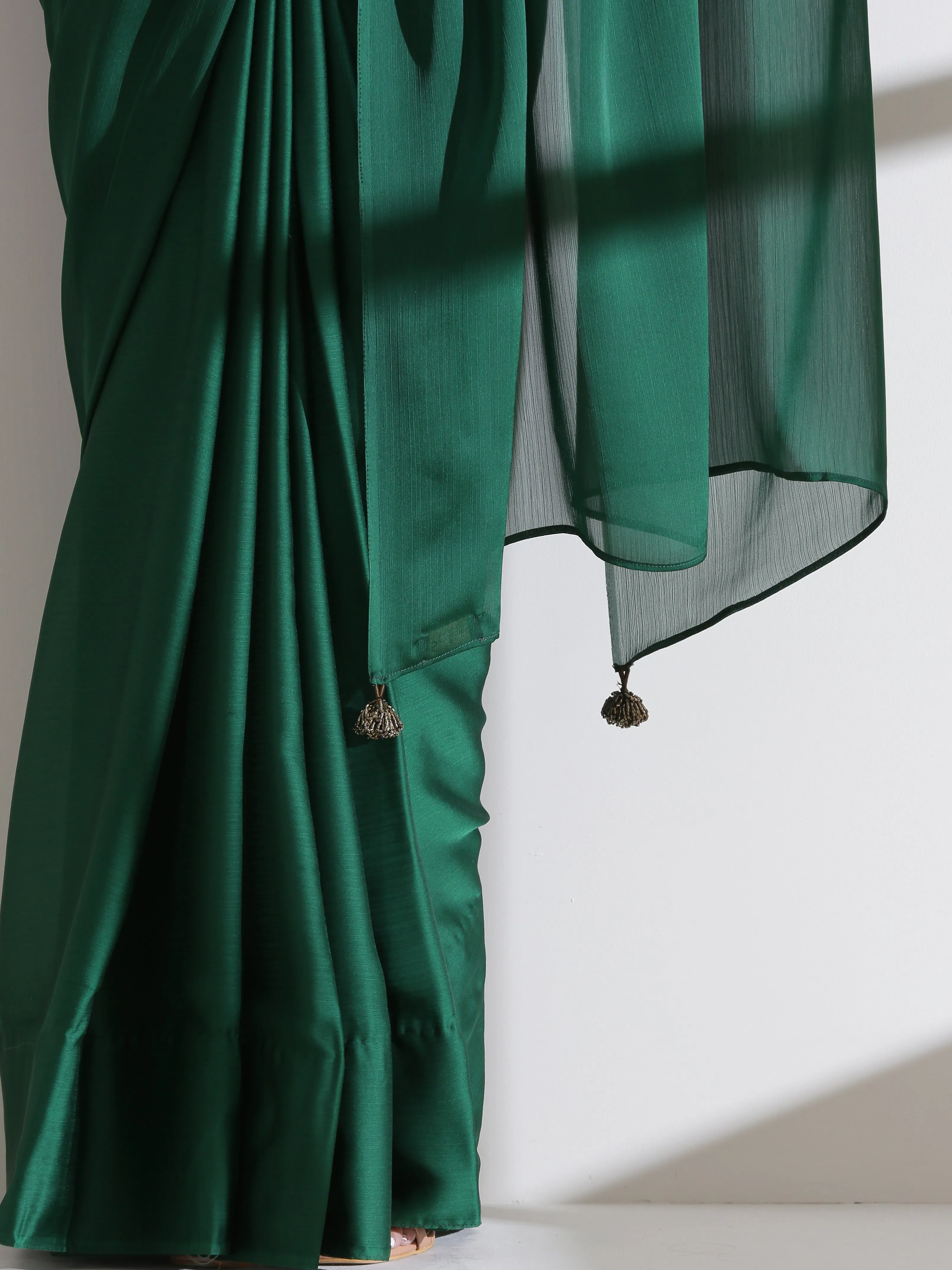 Green Royal Saree With Embroidered Blouse Fabric