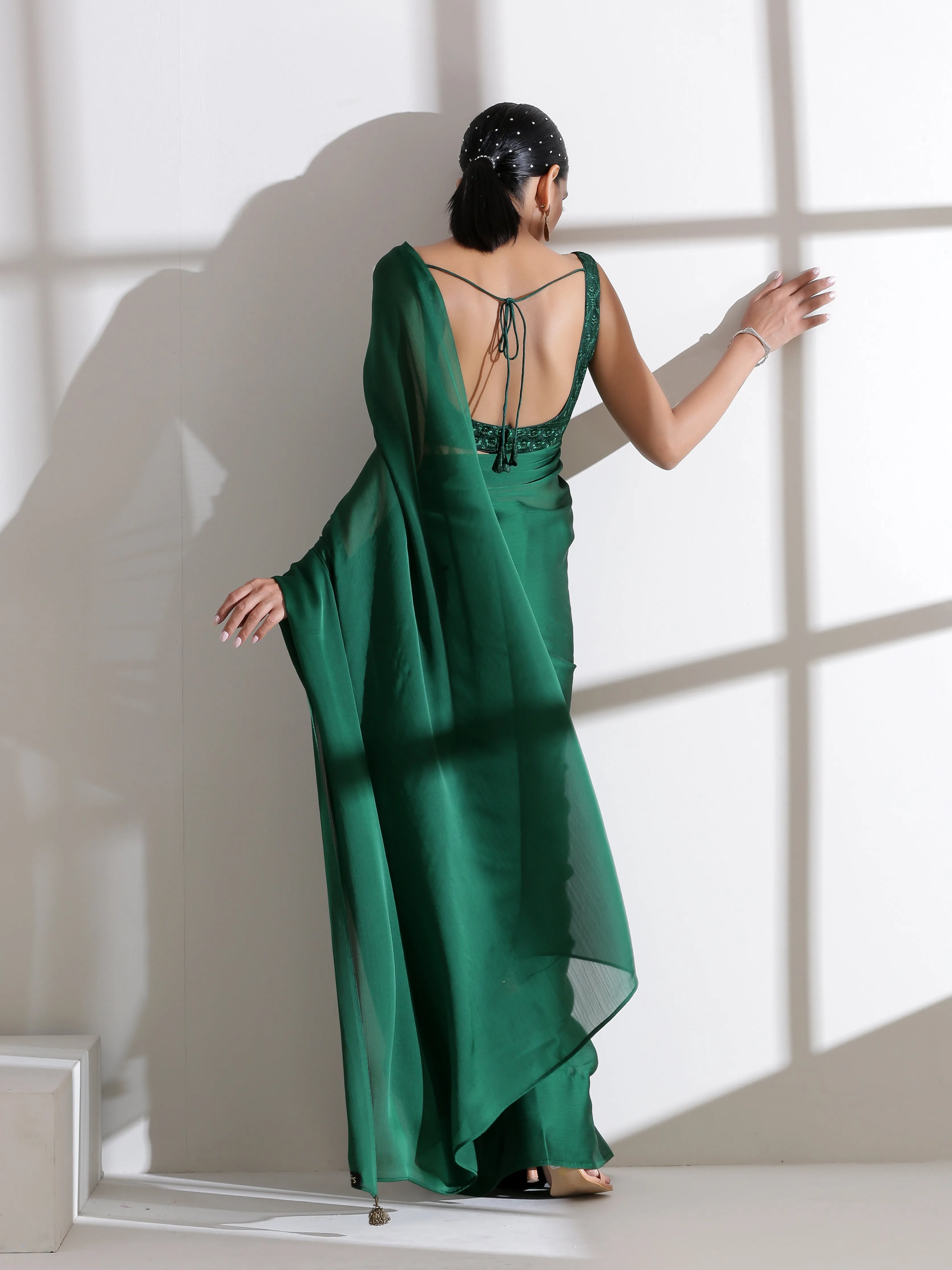 Green Royal Saree With Embroidered Blouse Fabric
