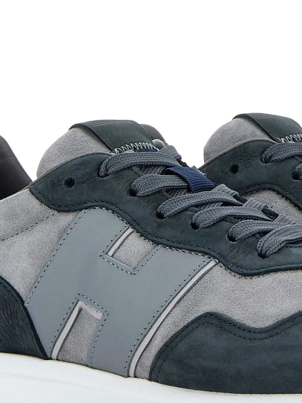 H601 leather sneakers