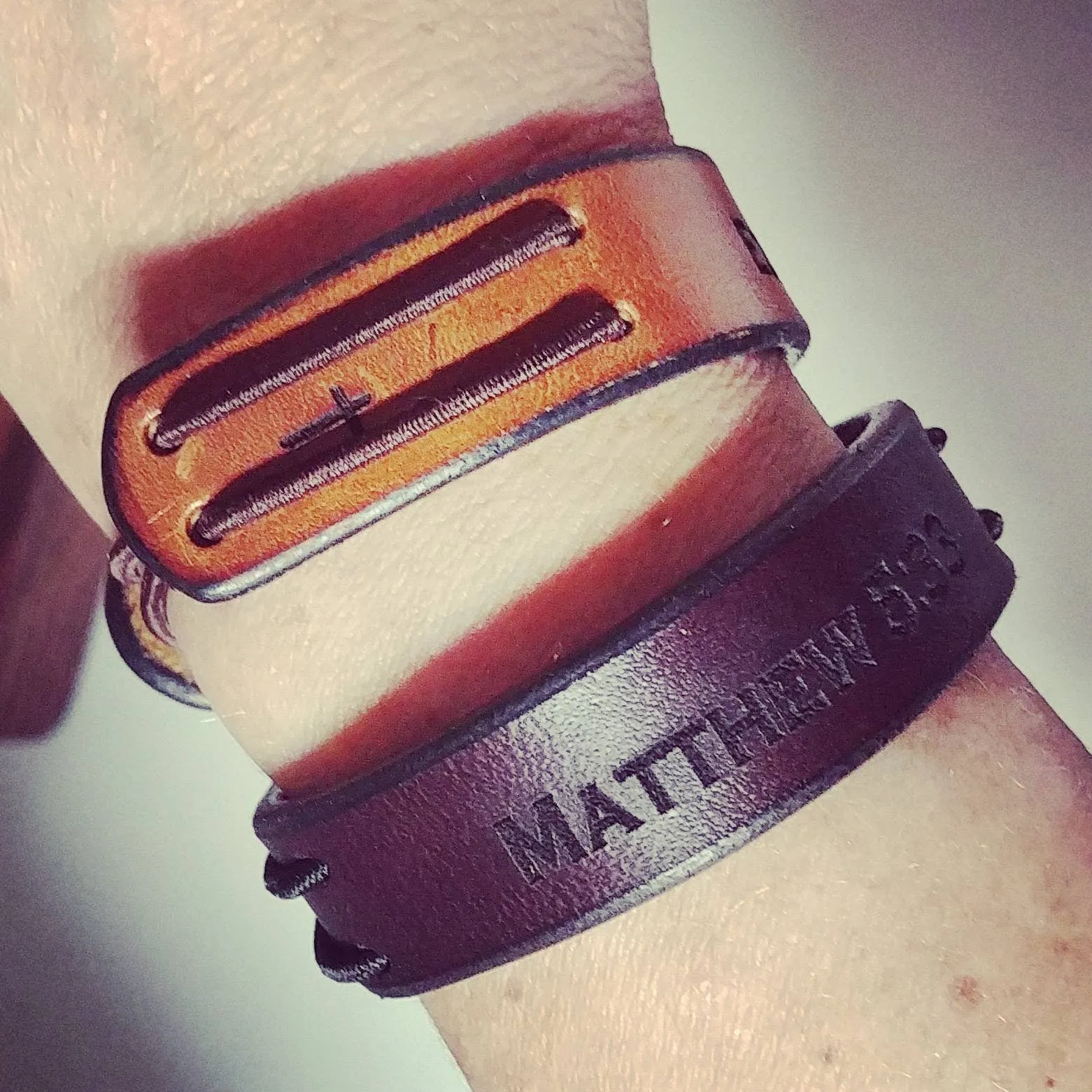 Leather Bracelet | Custom Engraving | (.75" wide) | Full Grain Leather Bracelet w Elastic Closure