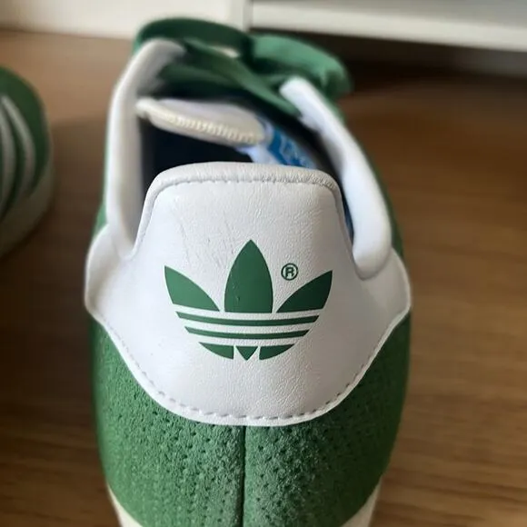 Mens Adidas Gazelle Sneakers Size 11