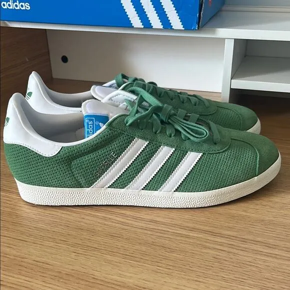 Mens Adidas Gazelle Sneakers Size 11