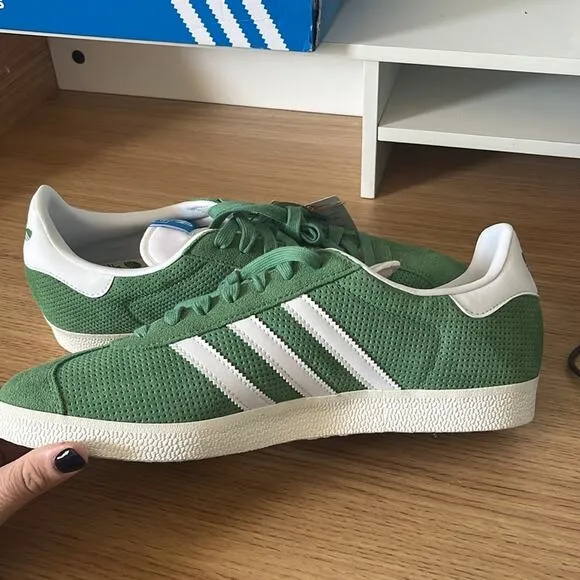 Mens Adidas Gazelle Sneakers Size 11