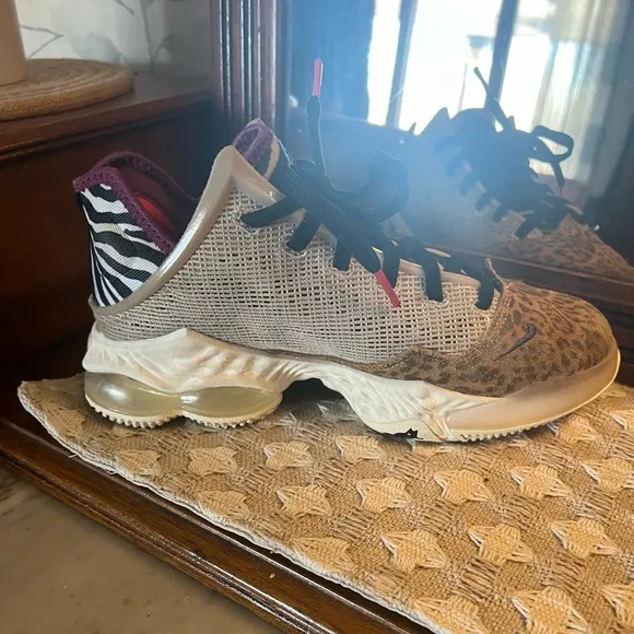 NIKE React Lebron XIV Low Safari Zebra Leopard Sneakers Purple Pink Boy's Size 5