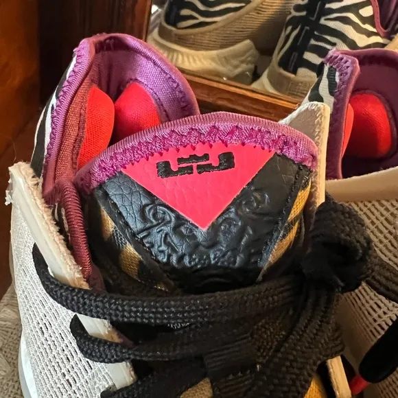 NIKE React Lebron XIV Low Safari Zebra Leopard Sneakers Purple Pink Boy's Size 5