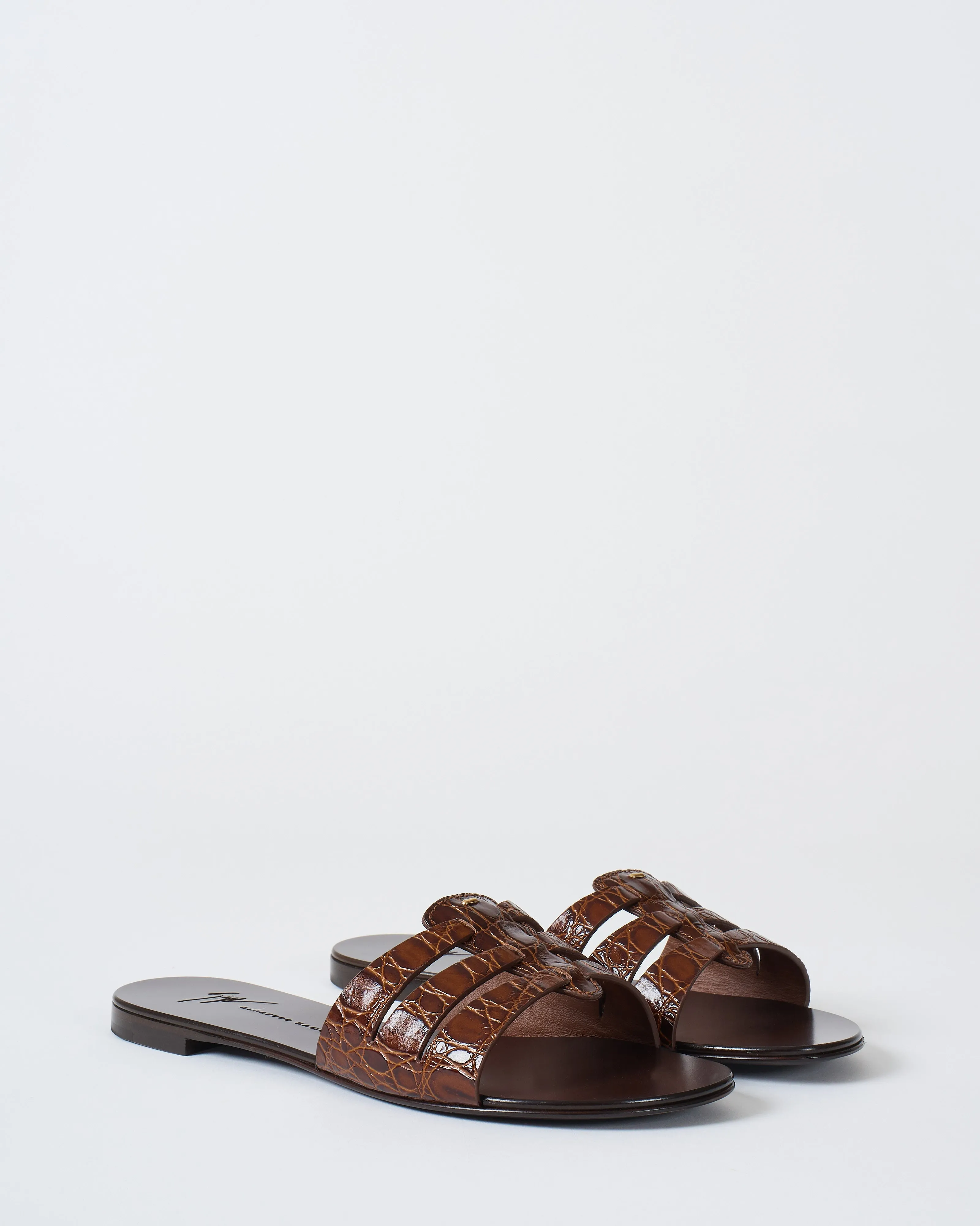 nuvoroll sandal