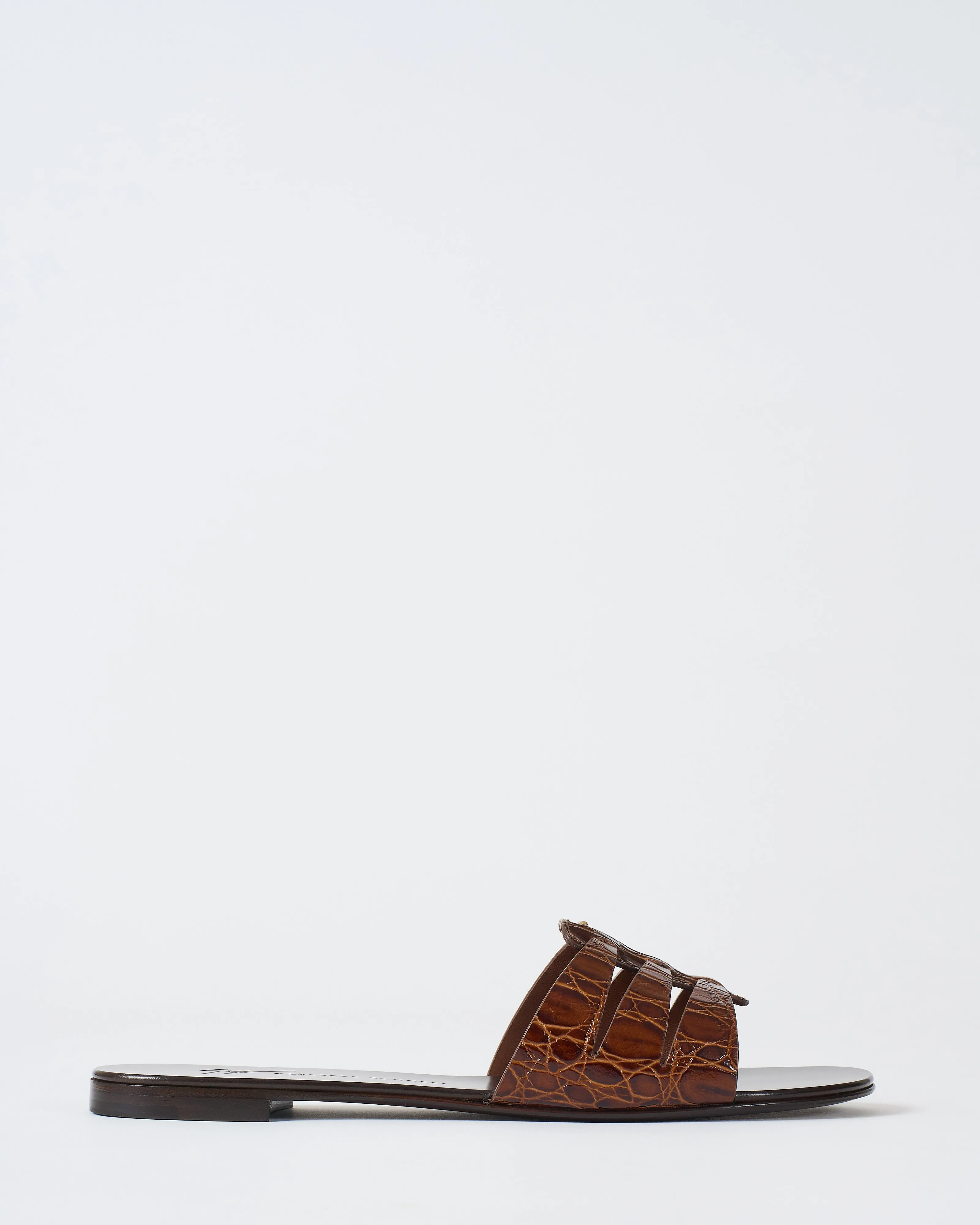 nuvoroll sandal