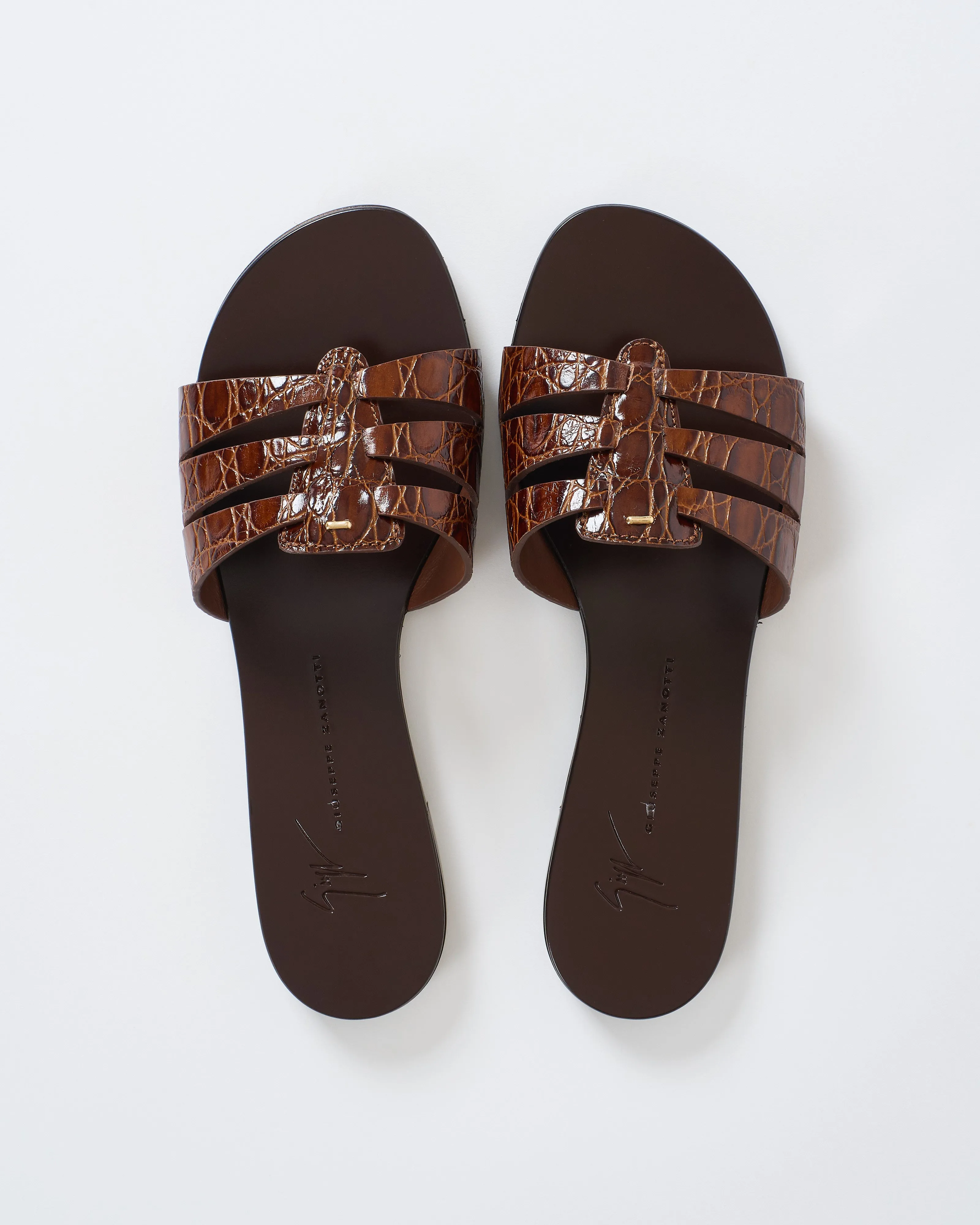 nuvoroll sandal