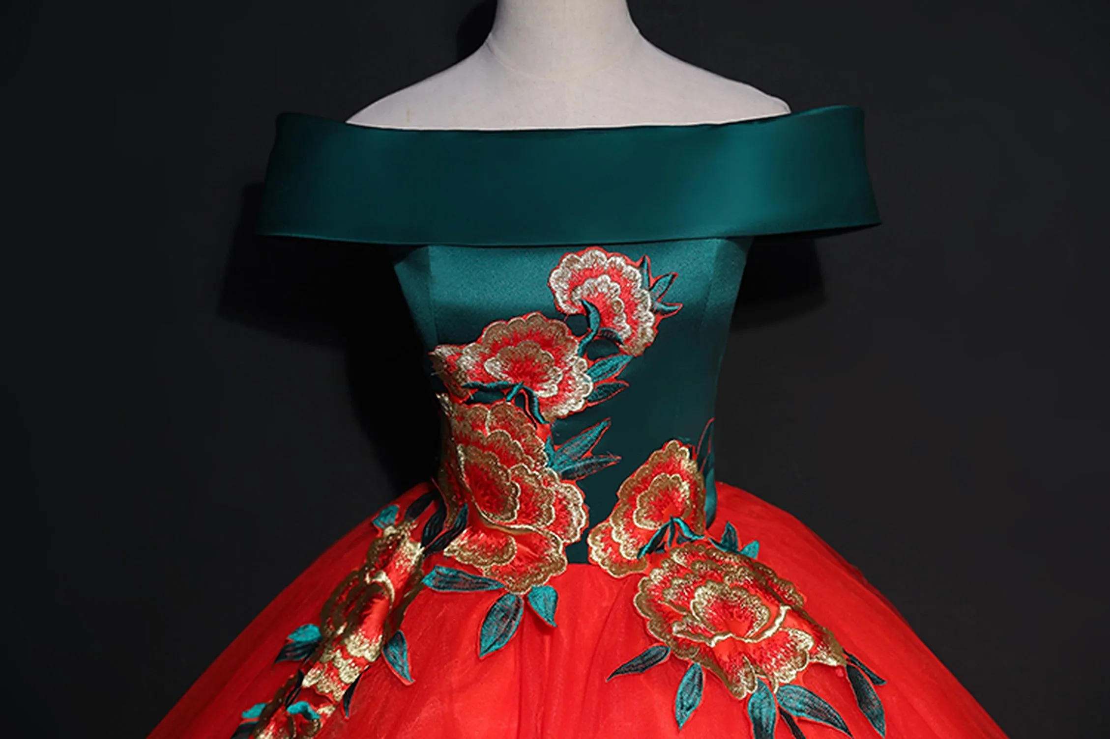 Red Elegant Off-Shoulder Prom and Quinceañera Dress