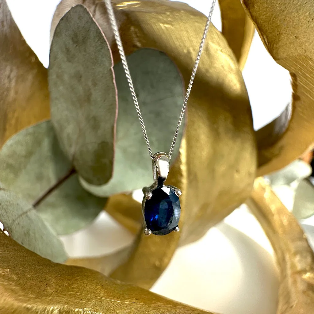 Simply Elegant Oval Sapphire White Gold Pendant