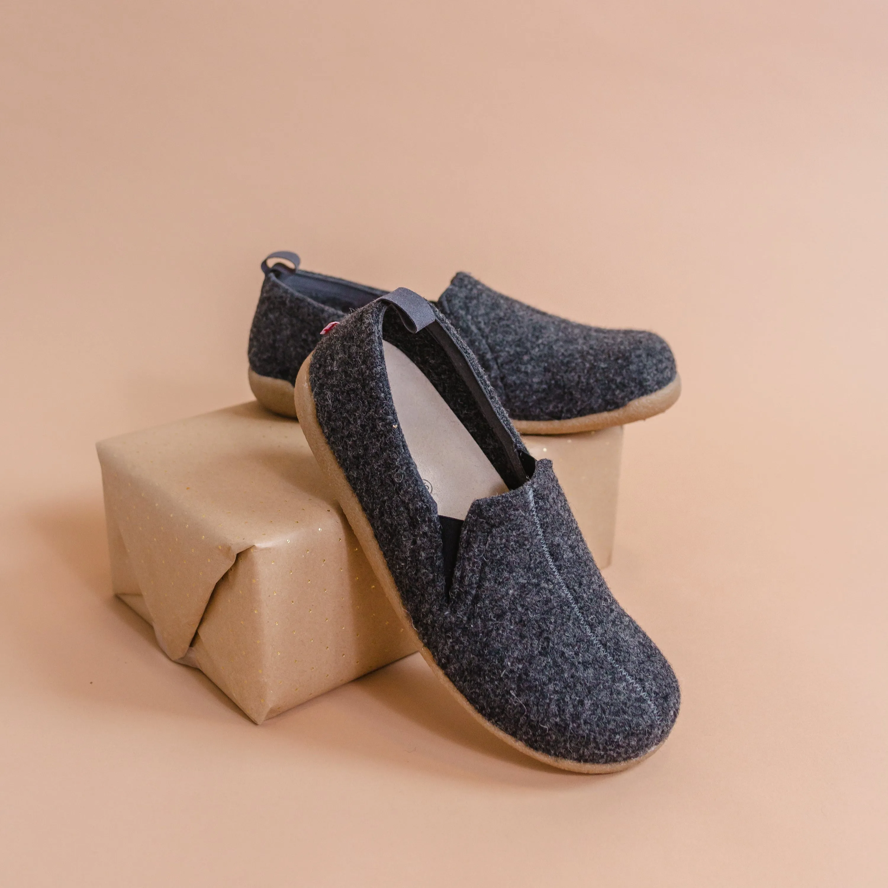 Skagen Unisex Slipper in Charcoal