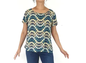 Totem blue unique print top size 2, best fits 10