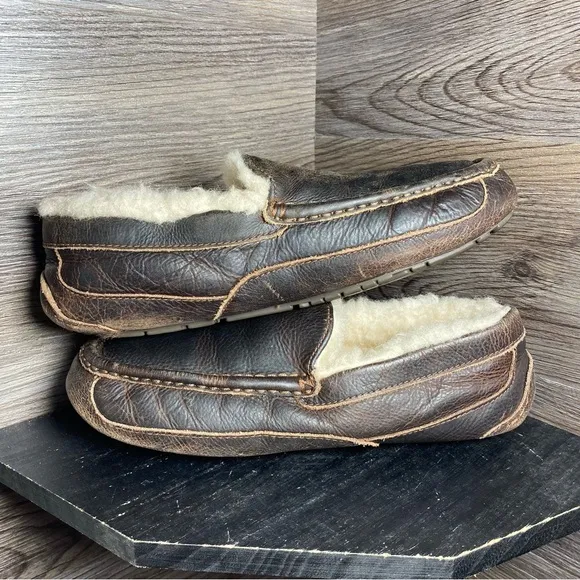 Ugg ascot loafer brown leather slippers